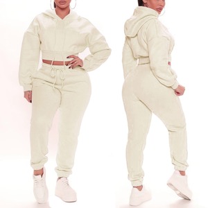 Haute qualité femmes haut court pantalons de survêtement sport course jalonné 2 pièces survêtement ensemble grande taille Logo personnalisé col à capuche survêtement - Product Image 5