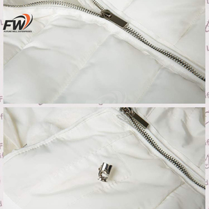 คอลเลคชั่นฤดูหนาวใหม่จากโรงงานผู้ผลิต (OEM) เสื้อแจ็คเก็ตพัฟเฟอร์บุผ้าฝ้ายแบบหนาพิเศษสำหรับผู้หญิง มีฮู้ด ซิปปิด ป้องกันลม กันหนาว ดีไซน์ทันสมัย - Product Image 5