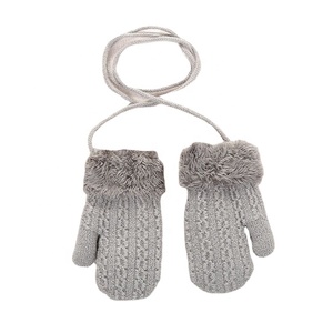 Venta al por mayor cálido invierno de punto transpirable pantalla táctil polar forrado bebé mitones deportes al aire libre guantes para clima frío - Product Image 4