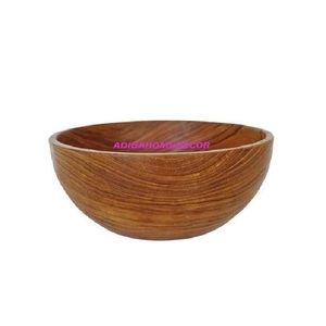 Bol en bois rustique écologique, sculpté à la main avec soin, assiette en bois massif pour les fêtes - Product Image 1