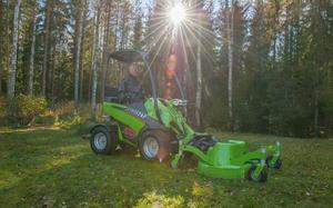 รถตักขนาดเล็ก Avant 225 พร้อมถังทั่วไป ดีไซน์แบบข้อต่อ ใช้เครื่องยนต์ยันมาร์และชุดเกียร์เป็นส่วนประกอบหลัก - Product Image 2