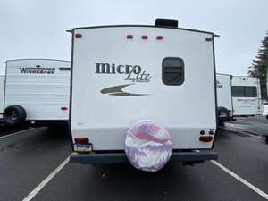 รถบ้านมือสอง ปี 2015 รุ่น Forest River RV Flagstaff Micro Lite 19FD พร้อมขาย - Product Image 3