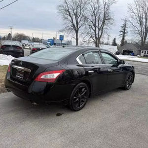 Nissan Maxima SV Turbo 2011, Sedán con Interior Oscuro, Asientos de Tela, Transmisión Automática y Techo Solar Panorámico - Product Image 1