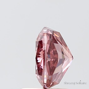 เพชรทรงสี่เหลี่ยมจัตุรัสสีชมพูสดใสขนาด 1.50 กะรัต ผลิตในห้องปฏิบัติการ พร้อมใบรับรอง IGI ความสะอาดระดับ VVS2/VS1 เจาะด้วยเลเซอร์สำหรับทำแหวน - Product Image 3