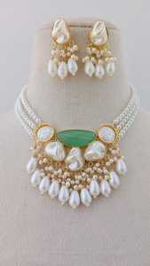 Rajnigandha ชุดสร้อยคอไข่มุกที่มีแผ่นสีทองพื้นผิวและพู่มุกทำผลิตภัณฑ์จำนวนมากปรับแต่งการออกแบบ - Product Image 6