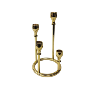 Bougeoir de couleur dorée de haute qualité Bougeoirs en métal à 4 piliers pour décorations de cheminée de centres de table - Product Image 1