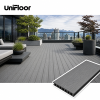 Terrasse en composite bois-plastique gris, imperméable, antidérapante, résistante aux intempéries, pour jardin