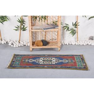 Alfombra de lana de retazos azul y rojo tradicional vintage de 1,7x3,6 pies con respaldo de látex - Product Image 1