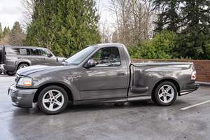 Ford F-150 SVT Lightning 2003 Usada en Buen Estado, 40500 Millas, Motor V8 Supercargado, Color Gris Sombra Oscuro, Propiedad de Oregon - Product Image 2