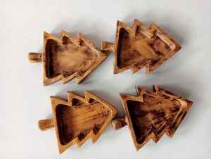 "Bougeoir de Noël festif en bois, fabriqué à la main, charme rustique, parfait pour la décoration de vacances et l'ambiance chaleureuse." - Product Image 2