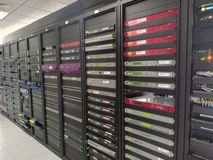 Yukuan YUK9000สำหรับระบบแปลงสัญญาณสดสตรีมมิ่ง VOD OTT พร้อม RTMP HLS FLV <span class=keywords><strong>SRT</strong></span> รองรับเซิร์ฟเวอร์1U - Product Image 6