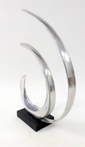 Décoration intérieure Nouveau design Sculpture en métal Décoration unique de maison et de table pour intérieurs modernes - Product Image 3