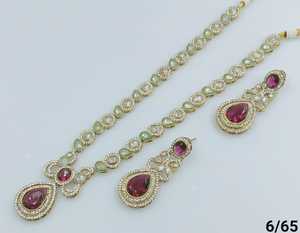 Colgante de diseño elegante indio tradicional y de moda piedra chapado en oro collar largo conjunto con pendiente a juego conjunto de joyería - Product Image 4