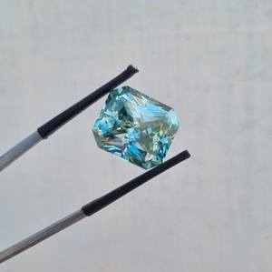 Diamante de moissanita azul radiante de 12 quilates, excelente claridad VVS, Diamante de moissanita de 20mm, joyería de Hip Hop personalizada - Product Image 1