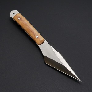 Couteau de camping de chasse en bois d'olivier à lame en acier D2 fait à la main personnalisé pour une utilisation en extérieur personnalisable par OEM. - Product Image 2