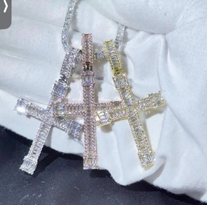 Pendentif Croix Personnalisé en Argent 925 Style Hip Hop, Design Tendance Streetwear Sertie de Diamants Moissanite, Breloques Personnalisées - Product Image 3