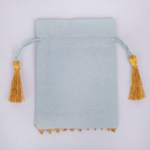 Pochette de luxe personnalisée gris clair avec cordon de serrage pour boucles d'oreilles en coton fait à la main organisateur de bijoux de voyage petit sac d'emballage cadeau en gros - Product Image 2