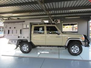 Véhicules d'Occasion en Bon État : Toyota Land Cruiser 79 Pick-up Cabine Simple 2020 2021 2022 à Vendre / Meilleur Concessionnaire de Voitures Toyota à Vendre - Product Image 2