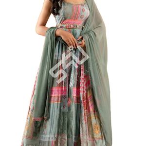 Vestido Anarkali de encaje de secuencia bordada de seda Chinon de último diseñador de Fab Zone - Product Image 1