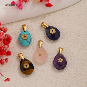 อัญมณีลายทองคำ |   จี้สร้อยคอรูปหยดน้ำประดับหินธรรมชาติลายดอกไม้เคลือบทอง 18K PVD บนสแตนเลสสตีล - Product Image 4