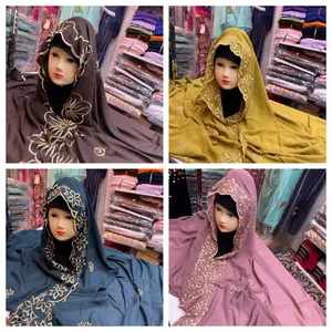 2022 Aangepaste Best Selling Ontwerp Moslim Hijab Amira 1 Stuk Gemakkelijk Hijab Vlakte Instant Sjaal Met Snaps Fancy Collecties