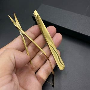 Pinces à épiler de qualité supérieure avec étiquette privée, en acier inoxydable massif, couleur or, inclinées, avec ciseaux à ressort pour les cils - Product Image 6