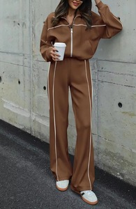 Sweat à capuche personnalisé et pantalon évasé Jogging Suit Ensemble de survêtement pour femmes pantalon évasé lavé à l'acide Ensemble de jogging pour femmes personnalisé - Product Image 5