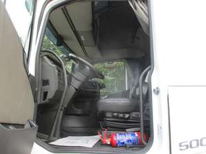 2020 nuovissimo Vol Vo FH500 Low Deck 4x2 trattore cambio automatico veloce motore Diesel Euro 6 autocarro con cassone ribaltabile - Product Image 6