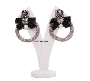 2025 últimos pendientes de tuerca con cuentas hechos a mano para niñas joyería de noche de fiesta de moda con patrón de borla Estilo clásico - Product Image 1