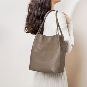 Bolsas de mano de cuero originales tejidas hechas a mano de color personalizado para mujer Cierre de cremallera de Cuero 100% de calidad superior - Product Image 2