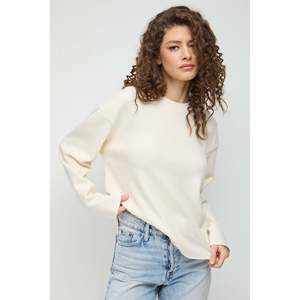 Suéter de Cuello Redondo con Textura Suave - Product Image 2