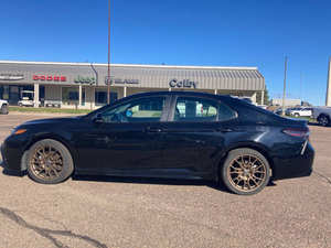 Usado 2023 T * oyota Camry SE - Product Image 2