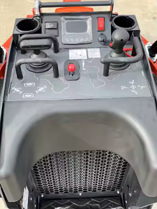 Mini chargeuse compacte Kubota SCL1000 avec 24hp pour chargeur frontal - Product Image 5