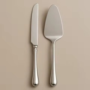 Juego de cuchillo y servidor para pasteles de acero espejado con mangos de resina de remolino ámbar verde elegante cortador de postres para celebración de bodas - Product Image 6