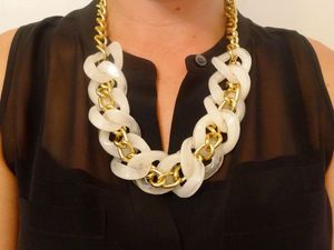 สร้อยคอทำด้วยมือเรซิ่นสำหรับสุภาพสตรีเครื่องประดับแฟชั่นอินเดียพร้อมสัญลักษณ์คริสเตียนสำหรับรุ่นธรรมชาติ - Product Image 5