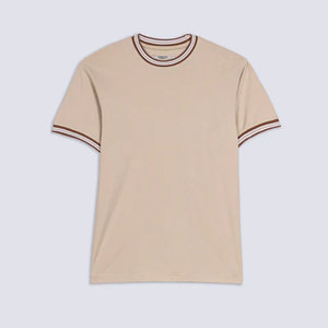 Camiseta Básica de Hombre de Lujo con Cuello en V, Ajuste Moderno, Sin Etiqueta, Cómoda, Esencial Urbana, Preencogida - Product Image 5
