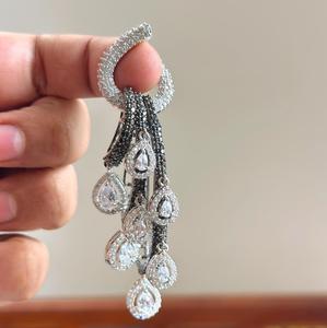 Pendientes Clásicos de Alta Calidad con Baño de Plata y Piedras de Circonia Cúbica para Mujeres y Niñas, Ideales para Bodas y Fiestas - Product Image 5