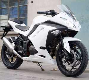 Motocicleta Deportiva Kawasaki Ninja de 400cc de Segunda Mano, de Gasolina, para Conducir por la Calle - Product Image 3