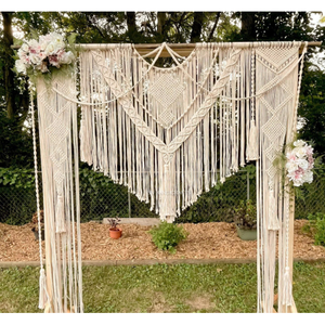 Arco de Boda con Borlas de Macramé, Elegante Decoración para Puerta y Pared para Bodas - Product Image 1