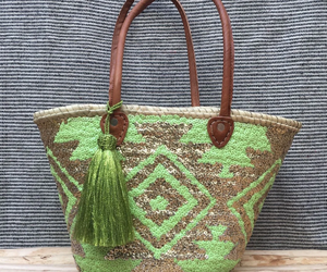 Bolso de paja con lentejuelas doradas y pistachos, asas de cuero tejidas para playa - Product Image 1
