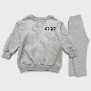 Conjunto de pantalón y sudadera de dos piezas para niños con estilo y acogedor, ropa deportiva informal para niños y niñas, chándal hecho en Pakistán - Product Image 3