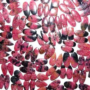 อัญมณีคู่โรโดไนต์ธรรมชาติที่มีคุณภาพสูงมีรูปร่างผสมขนาดและพลอยคู่โรโดไนต์หลังเบี้ยสำหรับทำเครื่องประดับ - Product Image 3