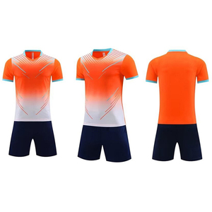 2025 ensemble d'uniformes de football personnalisés les plus vendus 100% Polyester de haute qualité vêtements d'équipe rétro adultes comprend le nom impression Club de football - Product Image 5