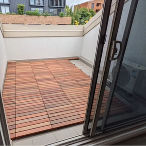 Dalles de sol en bois d'acacia imperméables à emboîtement pour usage intérieur et extérieur - Product Image 1