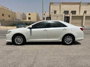 รถยนต์มือสอง ปี 2015 รุ่น AURION XLE Hybrid AWD Sedan เบาะหนัง ระบบควบคุมความเร็วอัตโนมัติ ACC เกียร์อัตโนมัติ กล้อง 360 องศา พวงมาลัยซ้าย - Product Image 6