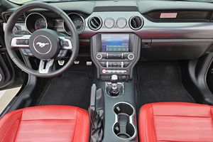 Vehículos Usados de Segunda Mano, Mustang GT Premium Coupé 2017, Transmisión Manual de 6 Velocidades, SISTEMA DE NAVEGACIÓN, Listo para Envío Rápido - Product Image 5