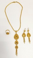 Parure de bijoux en laiton plaqué or 24 carats de Dubaï, très vendue, avec boucles d'oreilles, bague et collier en perles, nouveau design, ensemble complet à prix réduit