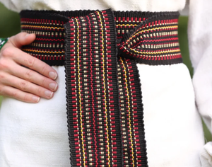 Ceinture ukrainienne tissée à la main noire, ceinture ethnique folklorique, ceinture bohème traditionnelle - Product Image 1