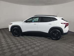 CLEAN USED 2024 Trax Activ FWD Left Hand <b>Drive</b> ACC Leather Dark Interior R19 Tires - Product Image 2