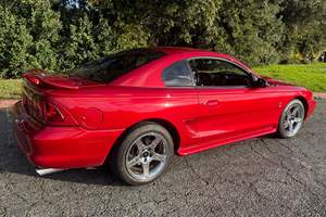 Ford Mustang SVT Cobra Coupé de 1996, occasion, sans réserve, boîte manuelle 5 vitesses, moteur V8, rouge laser, provenance Californie - Product Image 3